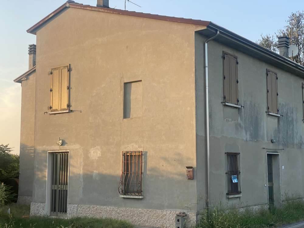 casa indipendente in vendita a Borgo Mantovano in zona Revere