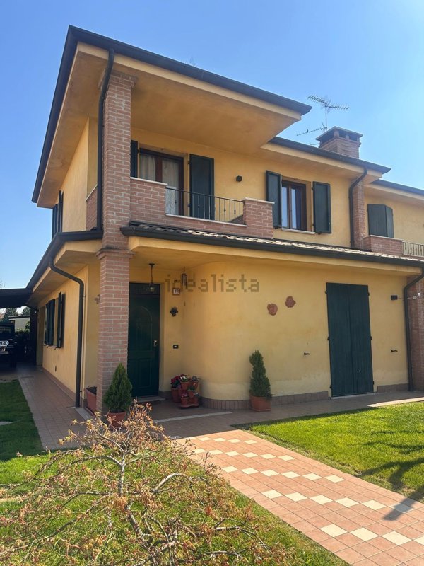 casa indipendente in vendita a Borgo Mantovano in zona Villa Poma
