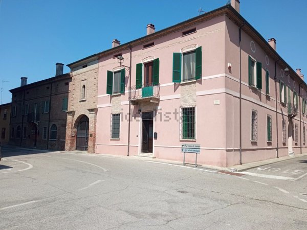 casa indipendente in vendita a Borgo Mantovano in zona Revere