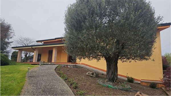 casa indipendente in vendita a Borgo Mantovano in zona Villa Poma