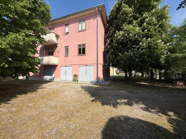 casa indipendente in vendita a Borgo Mantovano in zona Villa Poma