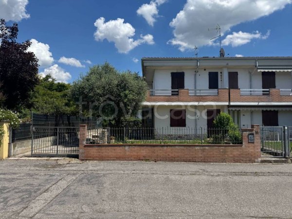 casa indipendente in vendita a Borgo Mantovano in zona Villa Poma