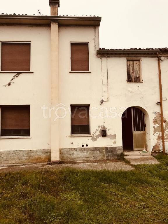 casa indipendente in vendita a Borgo Mantovano