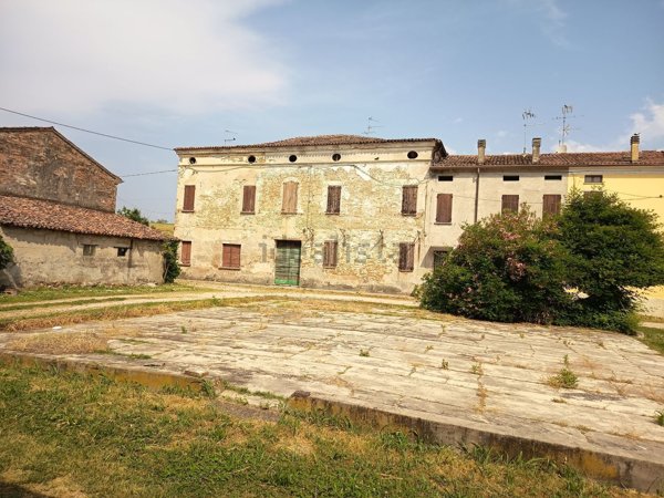 casa indipendente in vendita a Borgo Mantovano in zona Pieve di Coriano