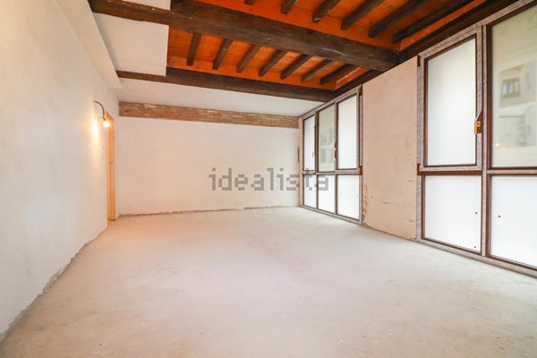 appartamento in vendita a Borgo Mantovano in zona Revere