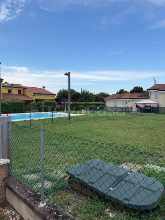 appartamento in vendita a Borgo Mantovano in zona Pieve di Coriano