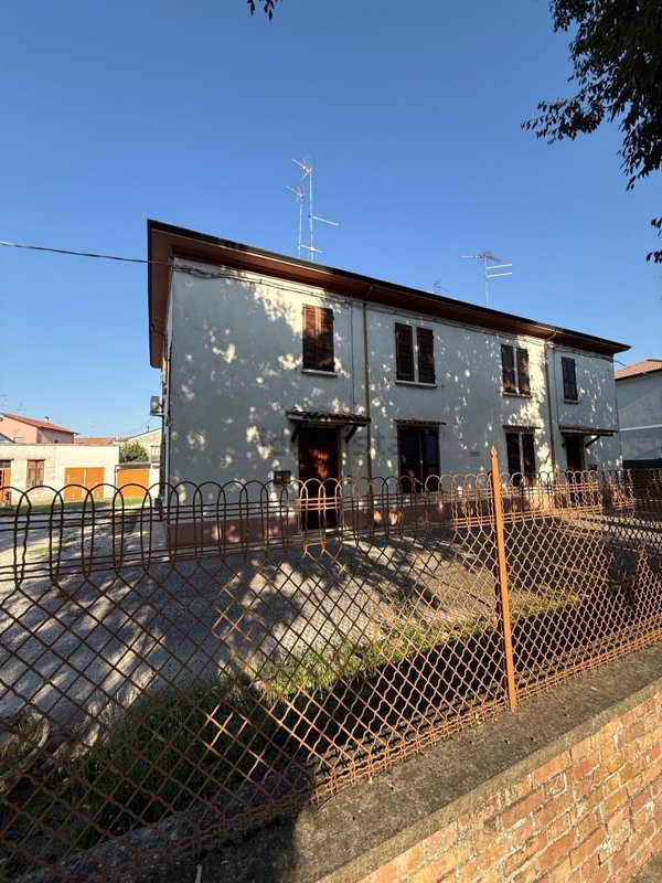 appartamento in vendita a Borgo Mantovano in zona Revere