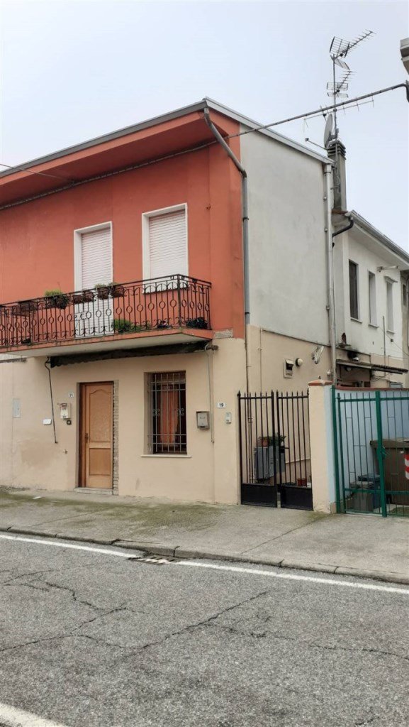 appartamento in vendita a Borgo Mantovano in zona Pieve di Coriano