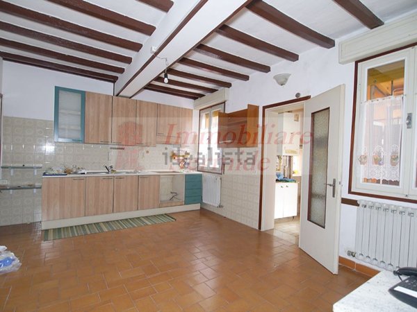 casa indipendente in vendita a Borgocarbonara