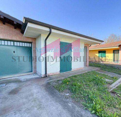 casa indipendente in vendita a Borgocarbonara