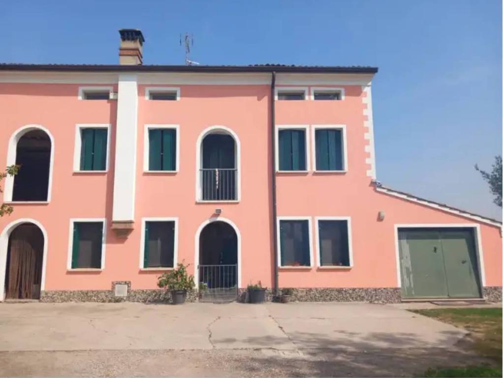 casa indipendente in vendita a Borgocarbonara
