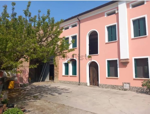 casa indipendente in vendita a Borgocarbonara in zona Cavo