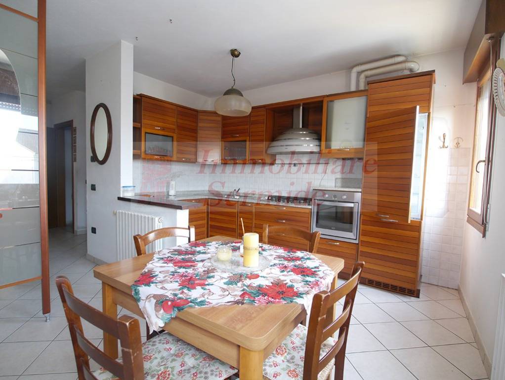 casa indipendente in vendita a Borgocarbonara