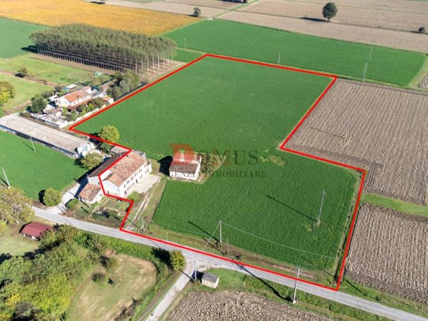 casa indipendente in vendita a Borgocarbonara