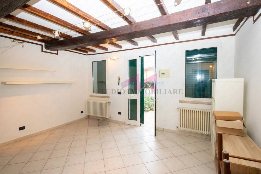 casa indipendente in vendita a Borgocarbonara in zona Borgofranco sul Po