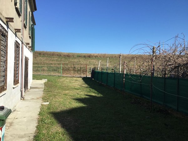 appartamento in vendita a Borgocarbonara in zona Borgofranco sul Po