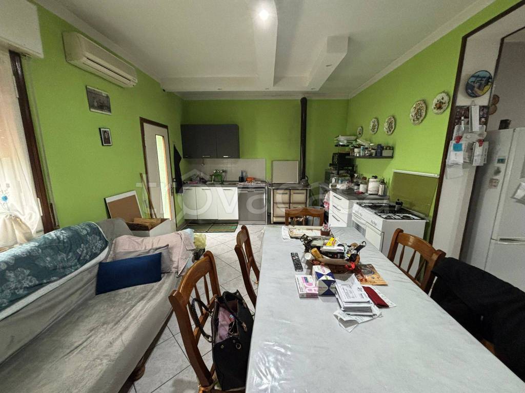 casa indipendente in vendita a Borgocarbonara in zona Cavo