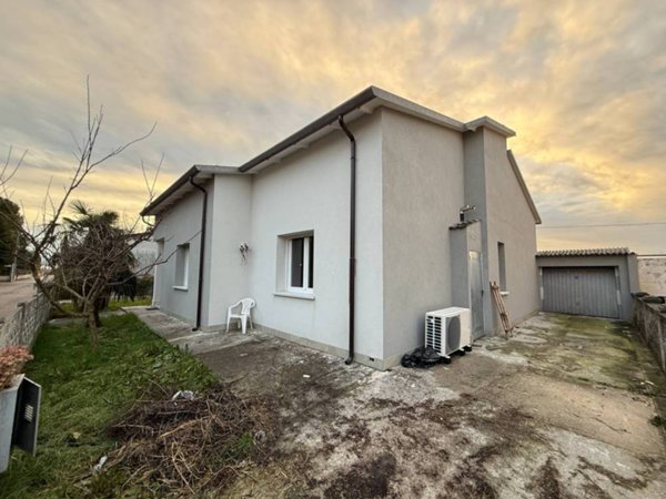 casa indipendente in vendita a Borgocarbonara in zona Borgofranco sul Po