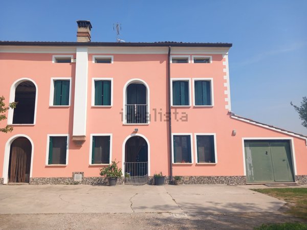 casa indipendente in vendita a Borgocarbonara