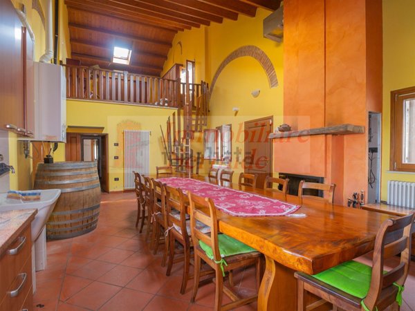 casa indipendente in vendita a Borgocarbonara in zona Cavo