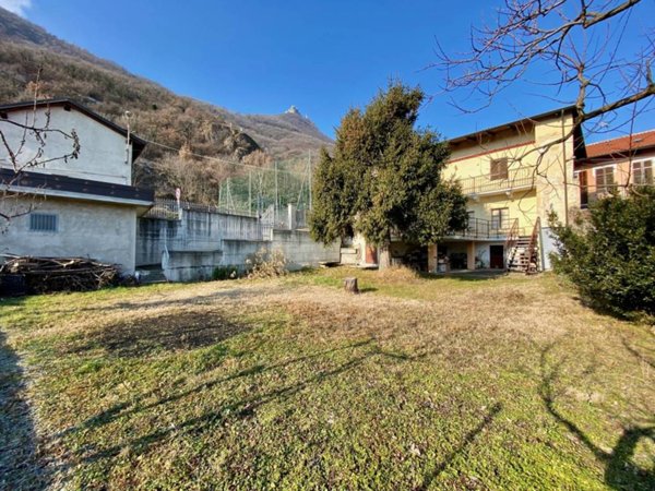 casa indipendente in vendita a Sant'Ambrogio di Torino