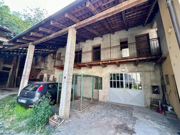 locale di sgombero in vendita a Sant'Ambrogio di Torino