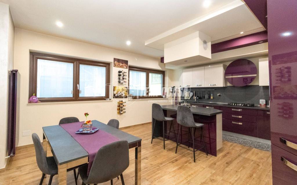 casa indipendente in vendita a Sant'Ambrogio di Torino