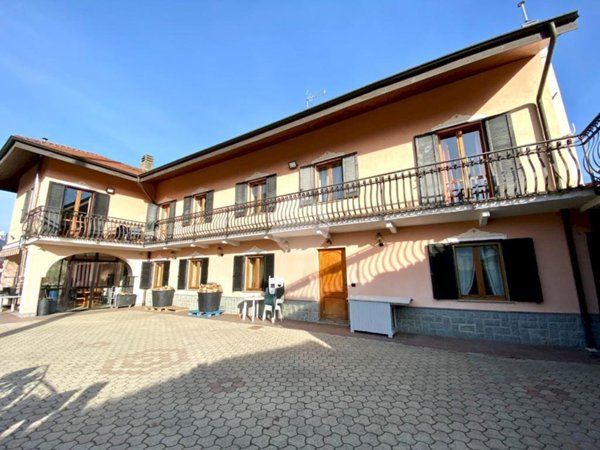 casa indipendente in vendita a Sant'Ambrogio di Torino