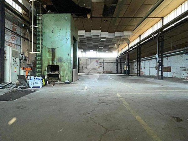 locale commerciale in vendita a Sant'Ambrogio di Torino