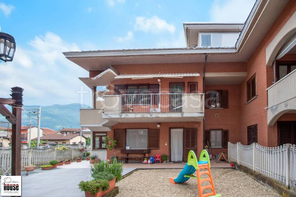 casa indipendente in vendita a Sant'Ambrogio di Torino