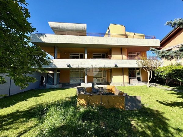 casa indipendente in vendita a Sant'Ambrogio di Torino