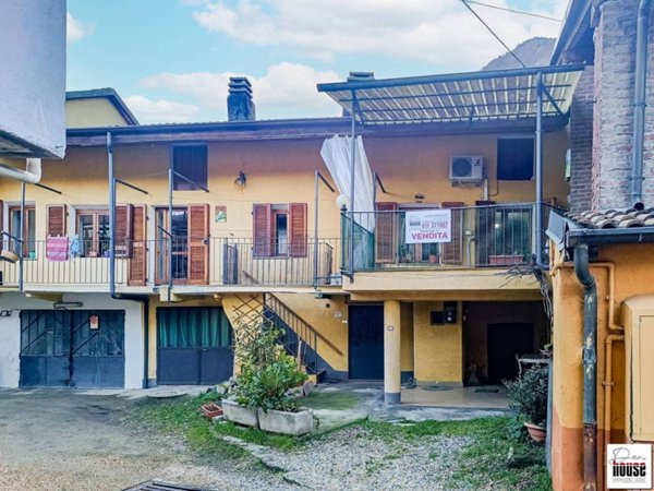 casa indipendente in vendita a Sant'Ambrogio di Torino