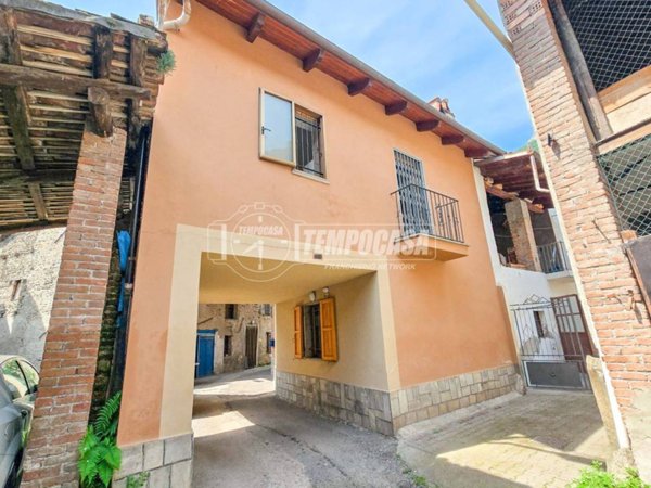 casa indipendente in vendita a Sant'Ambrogio di Torino