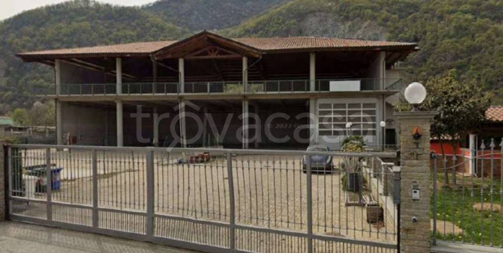 locale commerciale in vendita a Sant'Ambrogio di Torino in zona Bertassi