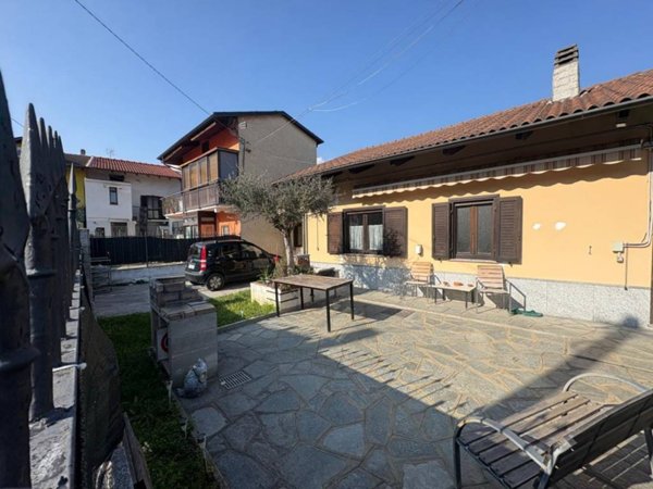 casa indipendente in vendita a Sant'Ambrogio di Torino