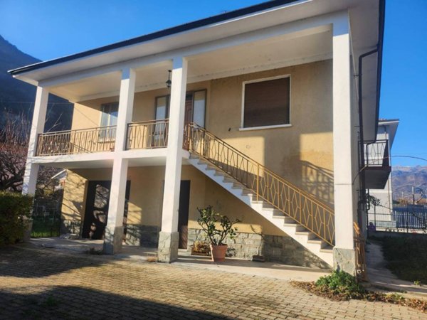 casa indipendente in vendita a Sant'Ambrogio di Torino