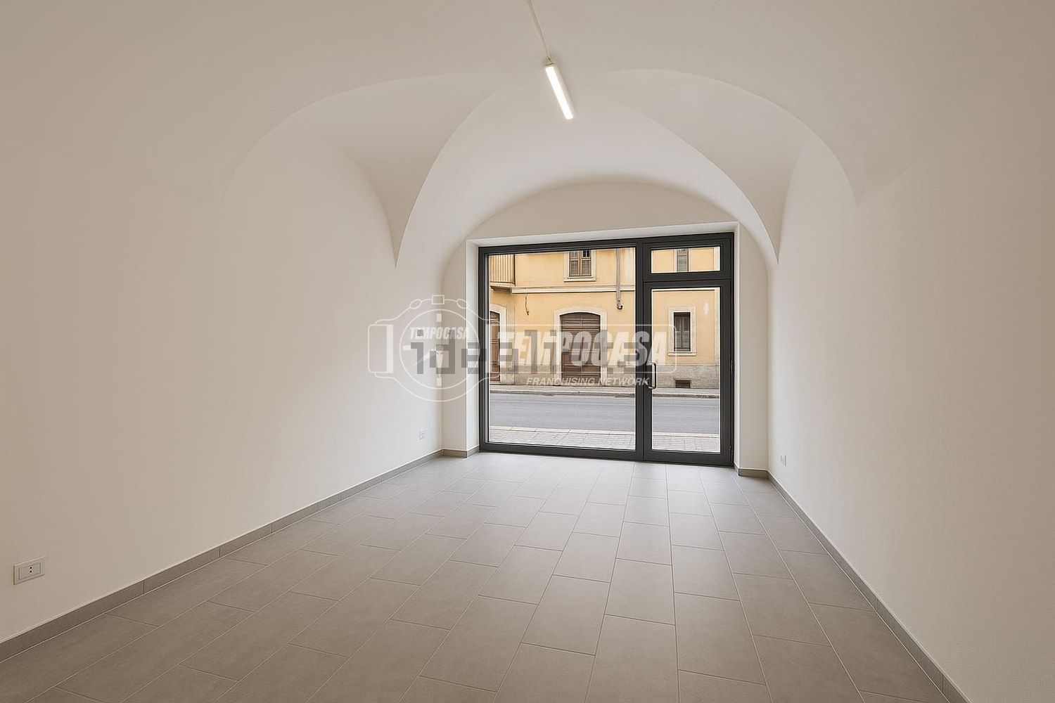 locale commerciale in vendita a Sant'Ambrogio di Torino