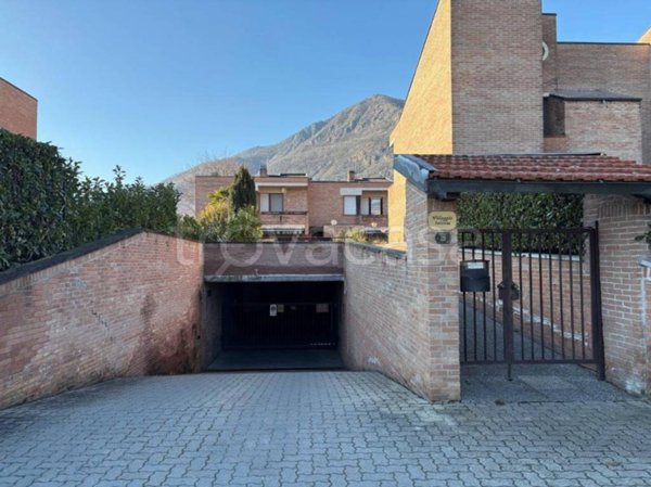 locale di sgombero in vendita a Sant'Ambrogio di Torino