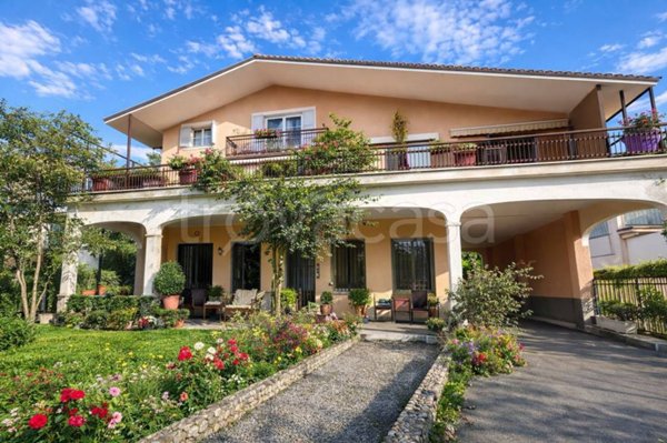 casa indipendente in vendita a Sant'Ambrogio di Torino