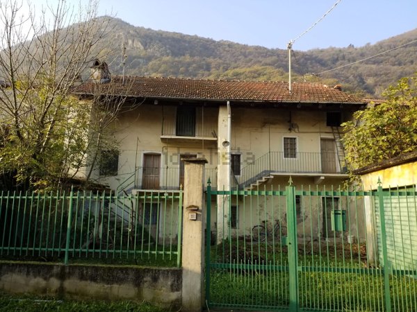 casa semindipendente in vendita a Sant'Ambrogio di Torino