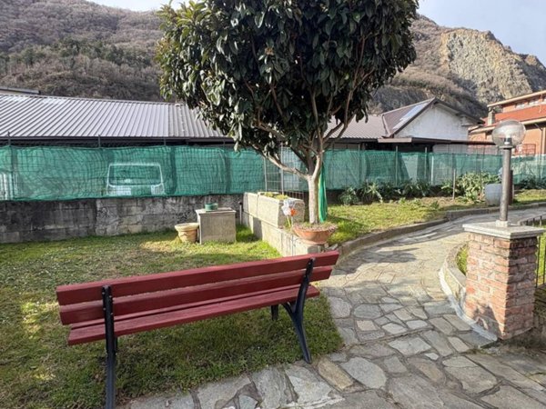 casa indipendente in vendita a Sant'Ambrogio di Torino