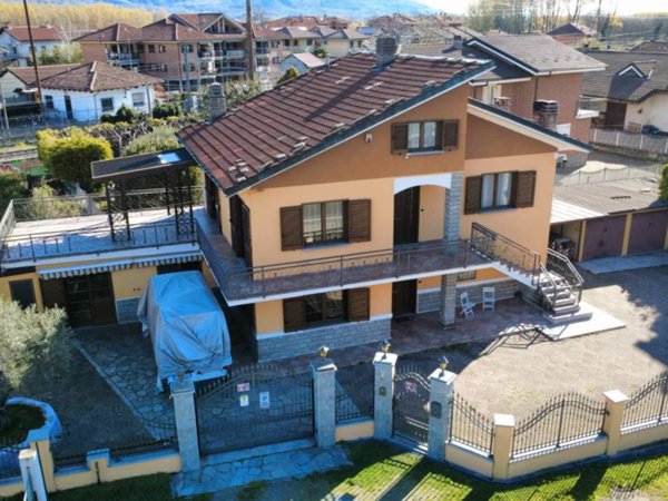 casa indipendente in vendita a Sant'Ambrogio di Torino