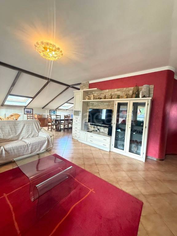 appartamento in vendita a Sant'Ambrogio di Torino in zona Bertassi
