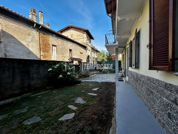 casa indipendente in vendita a Sant'Ambrogio di Torino in zona Bertassi