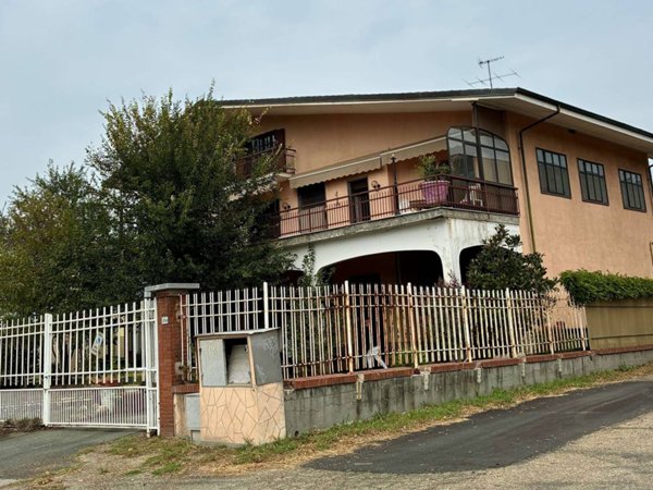 casa indipendente in vendita a Sant'Ambrogio di Torino in zona Bertassi