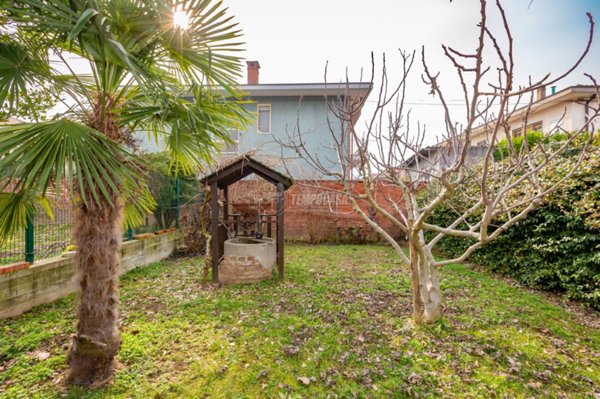 casa indipendente in vendita a Santena