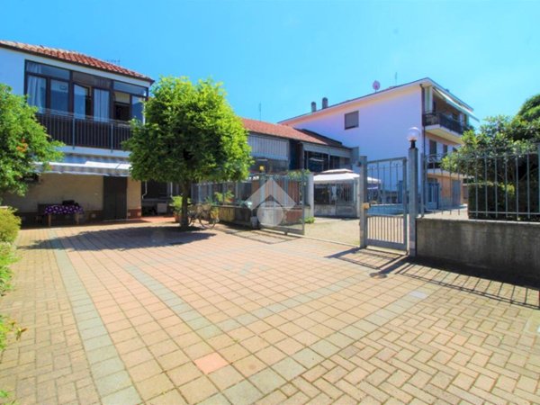 casa semindipendente in vendita a Santena