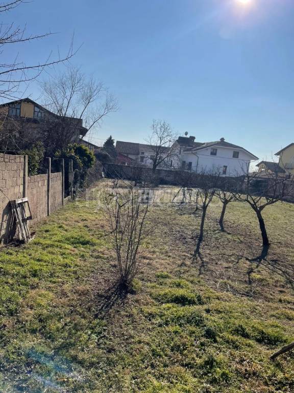 terreno edificabile in vendita a Santena in zona Tetti Giro