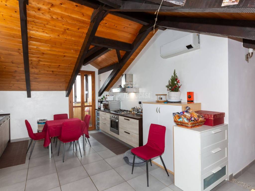 appartamento in vendita a Santena