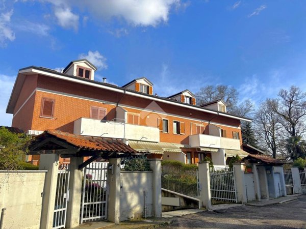 casa indipendente in vendita a Santena